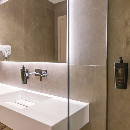 Hotel Tris3 Radhimë