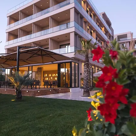 Hotel Tris3 Radhimë