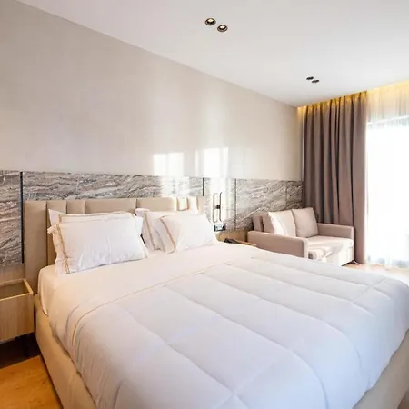 Tris3 Hotel Radhimë